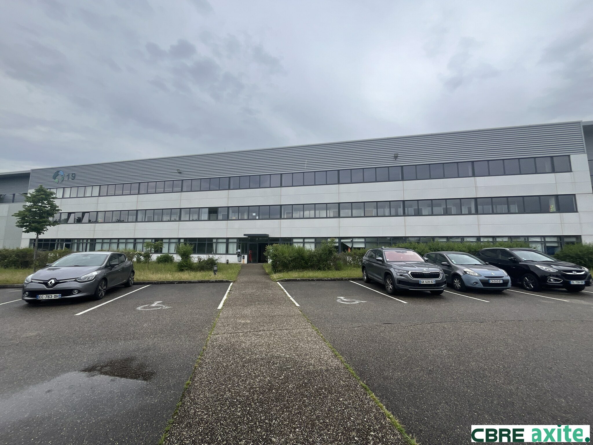 CBRE AXITE BOURGOIN LOCATION-BUREAUX-SAINT_QUENTIN_FALLAVIER-38