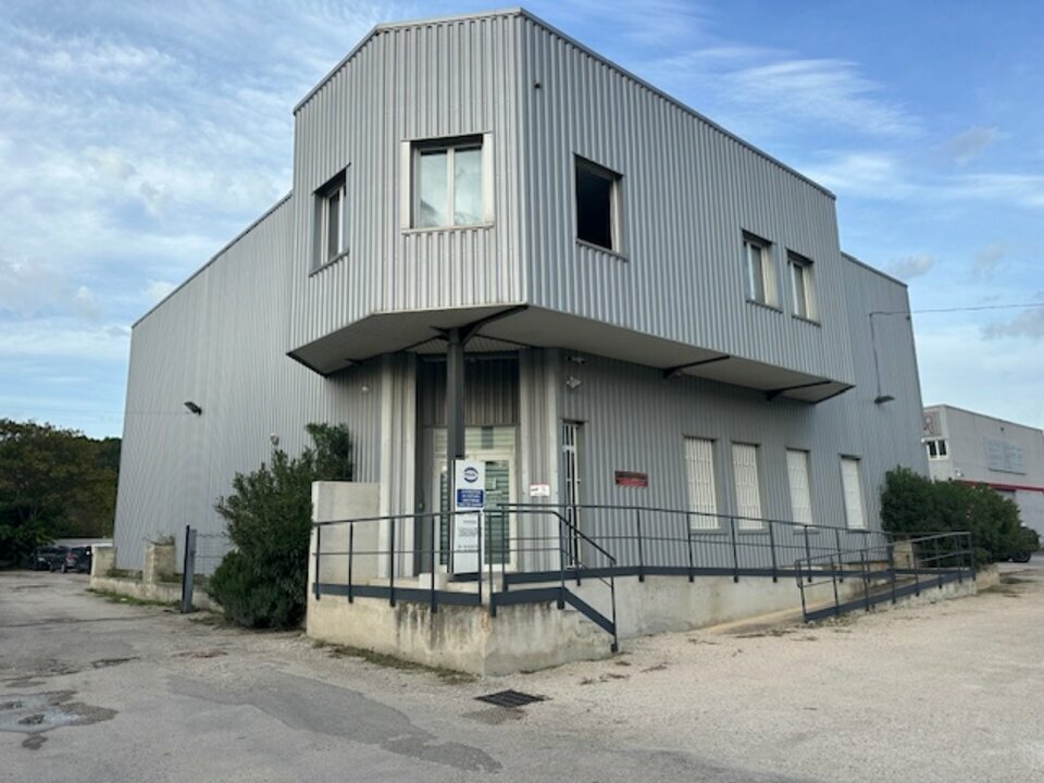 BLC IMMOBILIER LOCATION-LOCAL COMMERCIAL-AUBAGNE-13