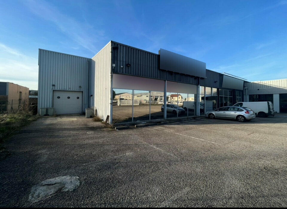 IMPACT CBRE LOCATION-LOCAL COMMERCIAL-CHENOVE-21