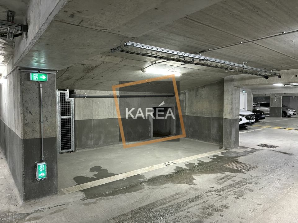 KAREA VENTE-PARKING-CHESSY-77