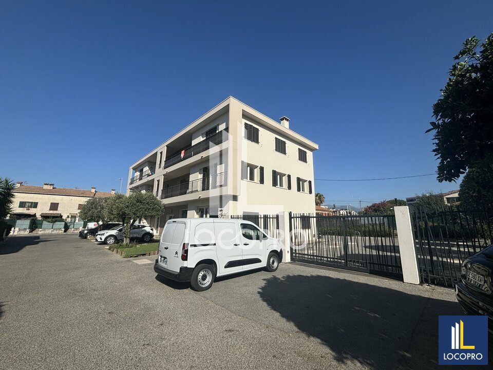 LOCOPRO ALPES MARITIMES LOCATION-BUREAUX-CAGNES_SUR_MER-06