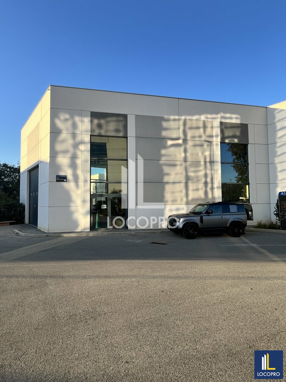 LOCOPRO ALPES MARITIMES LOCATION-LOCAL COMMERCIAL-MOUGINS-06