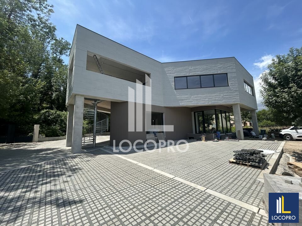 LOCOPRO ALPES MARITIMES LOCATION-BUREAUX-LA_COLLE_SUR_LOUP-06