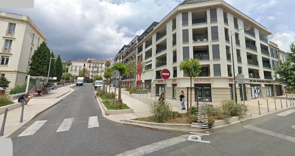 IPM VENTE-LOCAL COMMERCIAL-HYERES-83