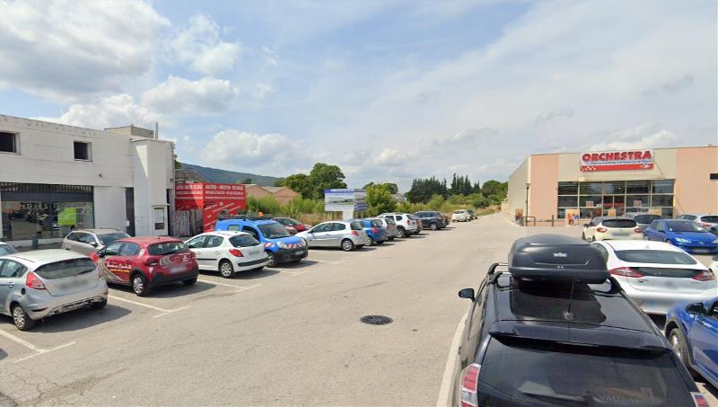 IPM LOCATION-LOCAL COMMERCIAL-BRIGNOLES-83