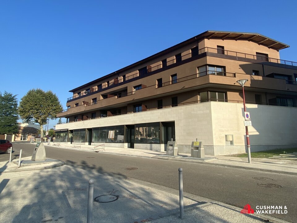 Cushman   Wakefield Bordeaux LOCATION-LOCAL COMMERCIAL-LE_TAILLAN_MEDOC-33