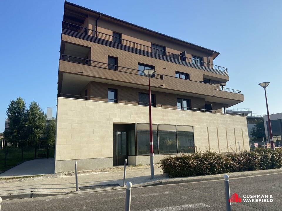 CUSHMAN et WAKEFIELD BORDEAUX LOCATION-LOCAL COMMERCIAL-LE_TAILLAN_MEDOC-33