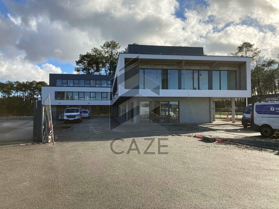 CAZE IMMOBILIER VENTE-BUREAUX-MEES-40