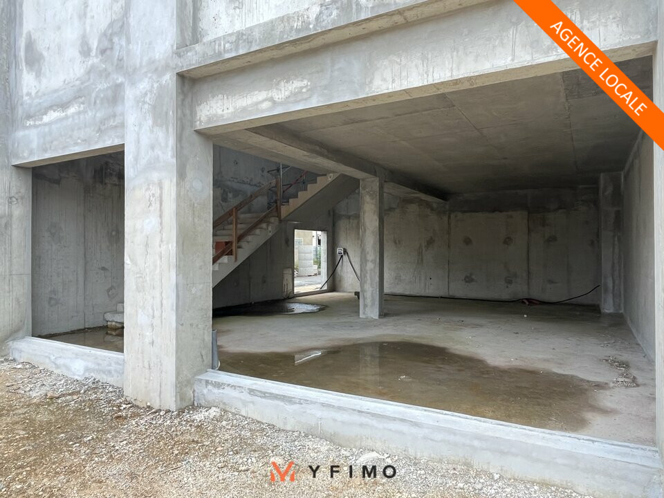 YFIMO LOCATION-LOCAL COMMERCIAL-AUBERGENVILLE-78