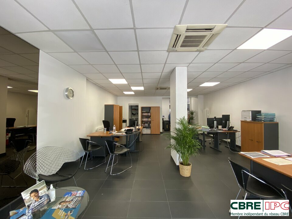 CBRE IPC LOCATION-LOCAL COMMERCIAL-BAYONNE-64