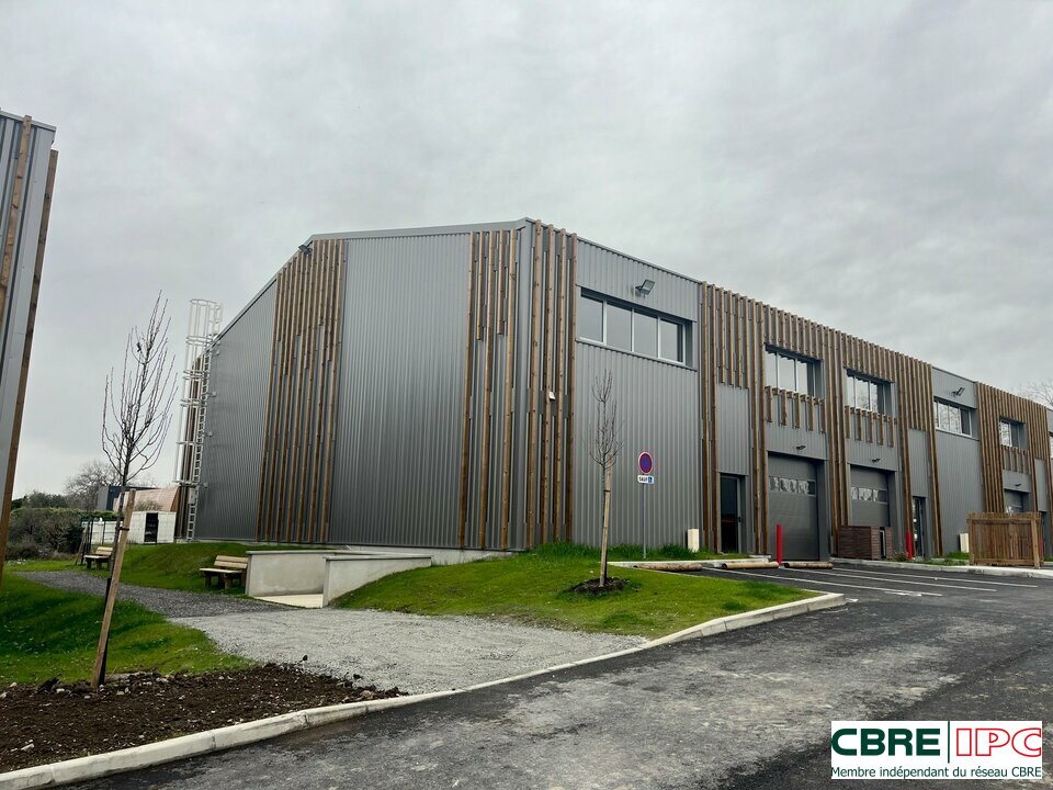 CBRE - IPC  LOCATION-Entrepôt-PAU-64