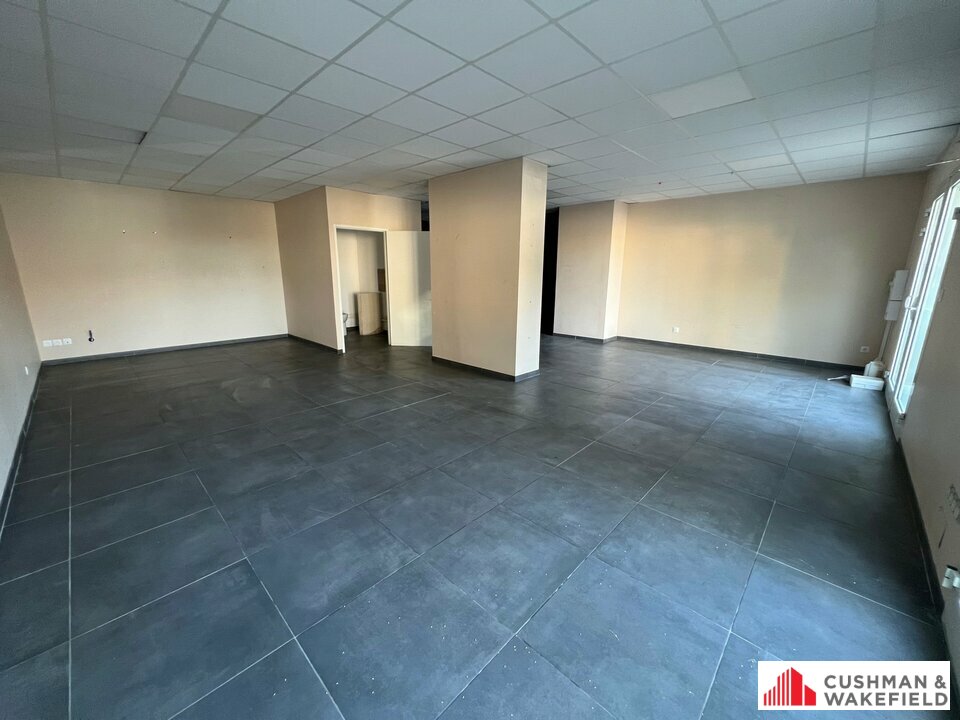 Cushman Nimes LOCATION-LOCAL COMMERCIAL-POULX-30