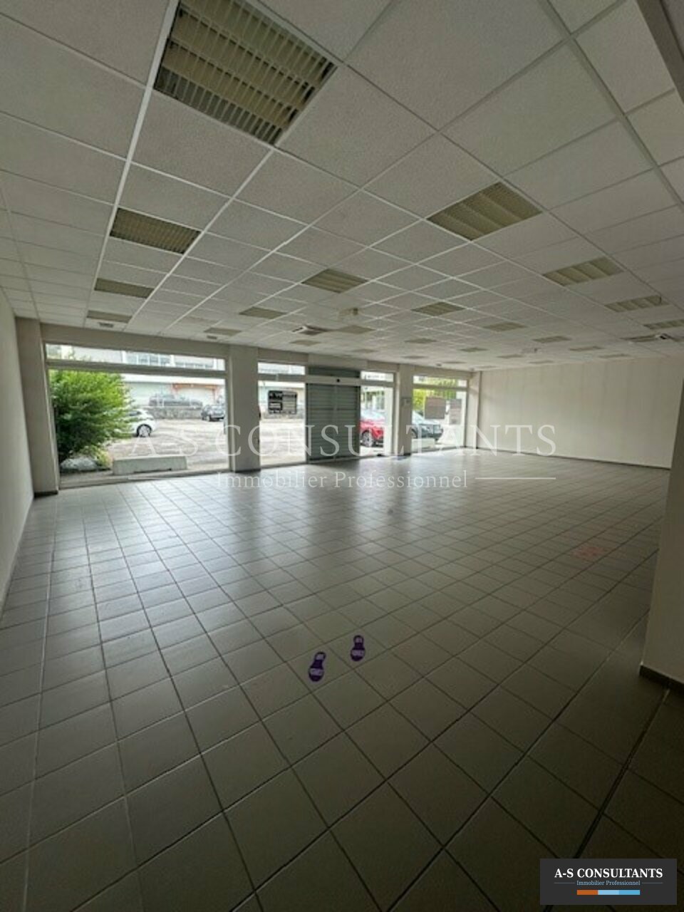 A-S CONSULTANTS LOCATION-LOCAL COMMERCIAL-OYONNAX-01