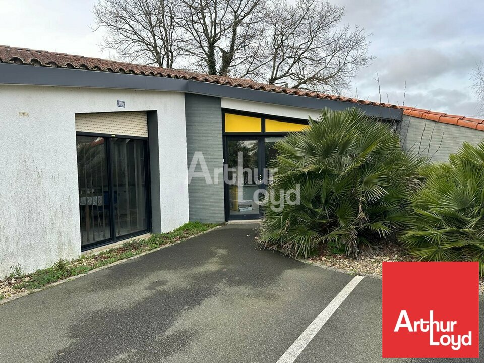 Arthur Loyd Poitou LOCATION-BUREAUX-MOUILLERON_LE_CAPTIF-85