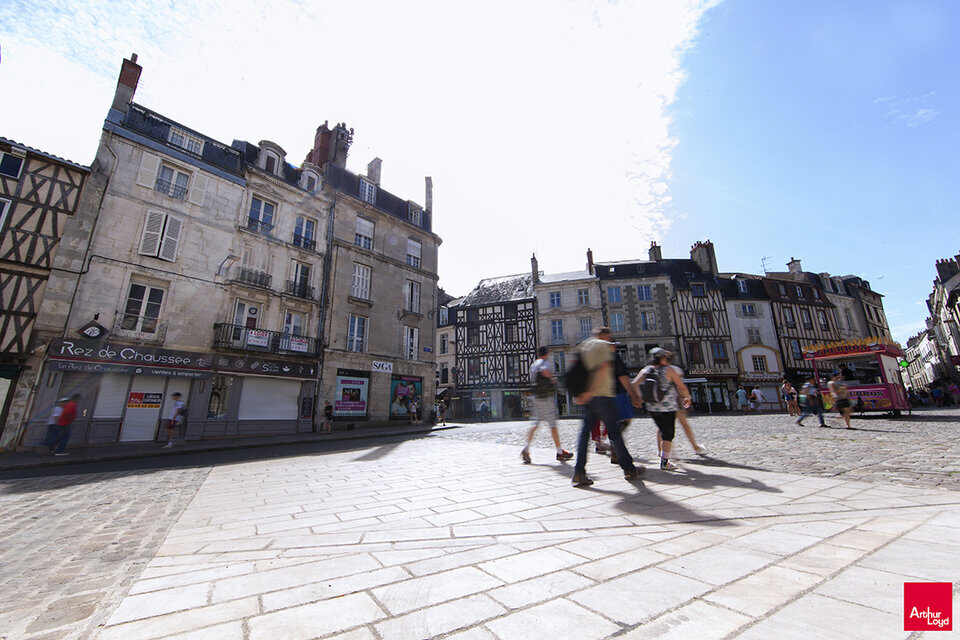 ARTHUR LOYD POITOU VENTE-FONDS DE COMMERCE-POITIERS-86