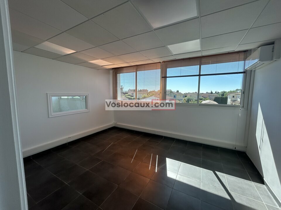 VOSLOCAUX.COM LOCATION-BUREAUX-ANTIBES-06