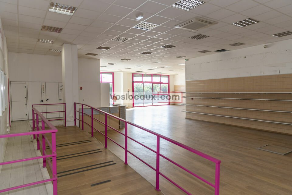 VOSLOCAUX.COM LOCATION-LOCAL D'ACTIVITE-VILLENEUVE_LOUBET-06