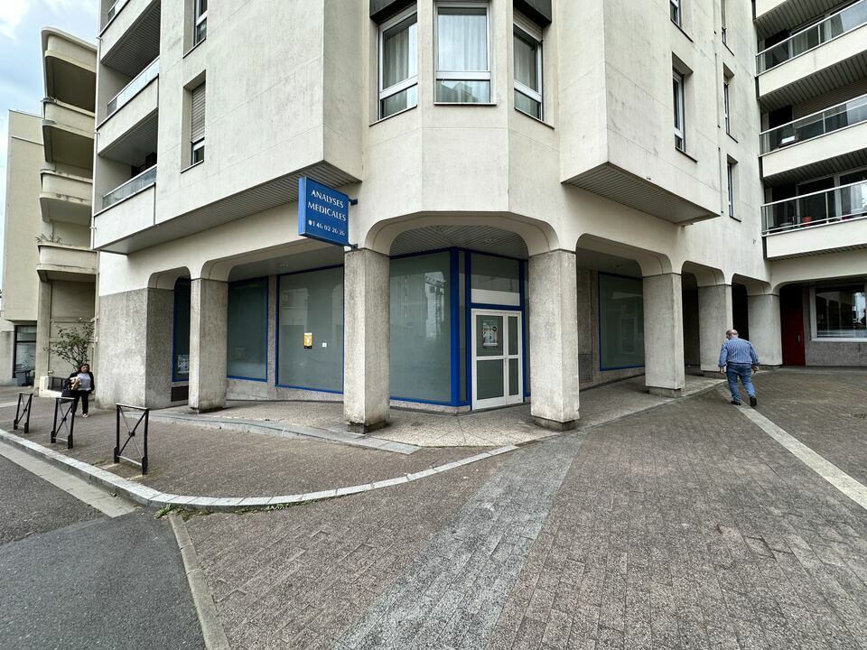 QUADRAL LOCATION-LOCAL COMMERCIAL-SAINT_CLOUD-92