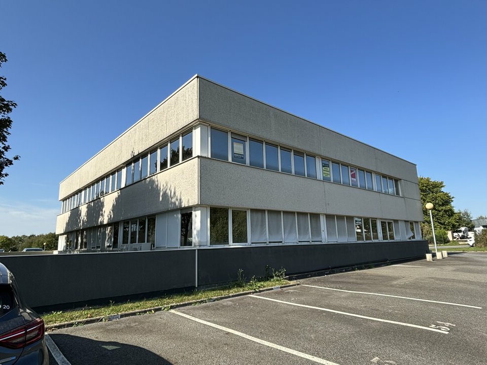 AXIO Pro LOCATION-BUREAUX-BRUZ-35