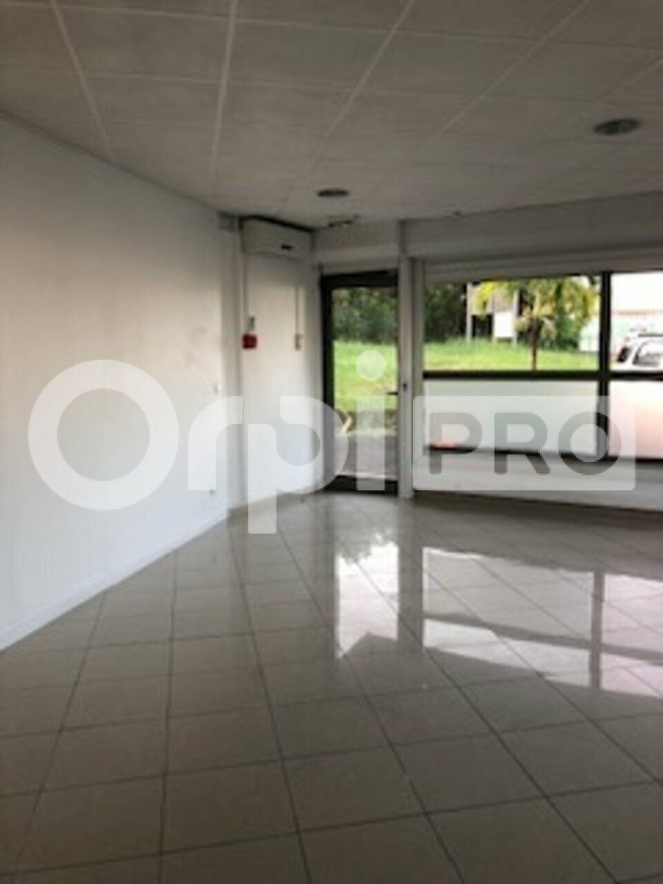 ORPI AGENCE BOUTAREL VENTE-LOCAL COMMERCIAL-BAIE_MAHAULT-97