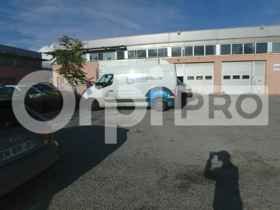 Agence R Bassanelli LOCATION-LOCAL COMMERCIAL-MANOSQUE-04