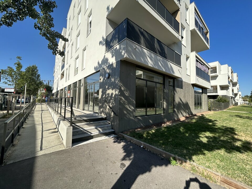 CGI REAL ESTATE LYON LOCATION-LOCAL COMMERCIAL-GIVORS-69