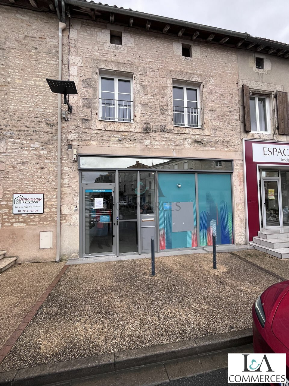 L ET A COMMERCES LOCATION-LOCAL COMMERCIAL-NEUVILLE_DE_POITOU-86