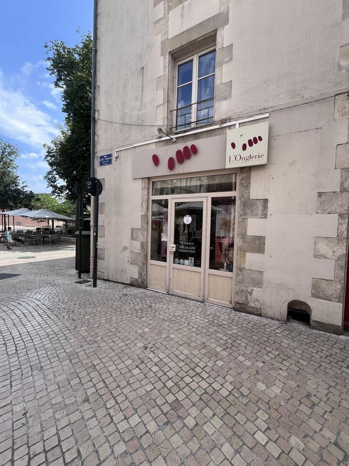 LetA COMMERCES CESSION-LOCAL COMMERCIAL-POITIERS-86