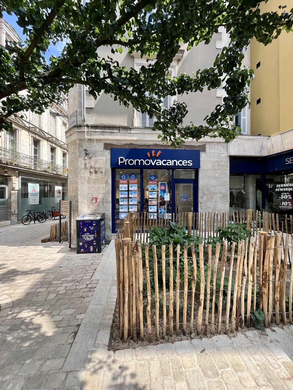 L ET A COMMERCES LOCATION-LOCAL COMMERCIAL-POITIERS-86